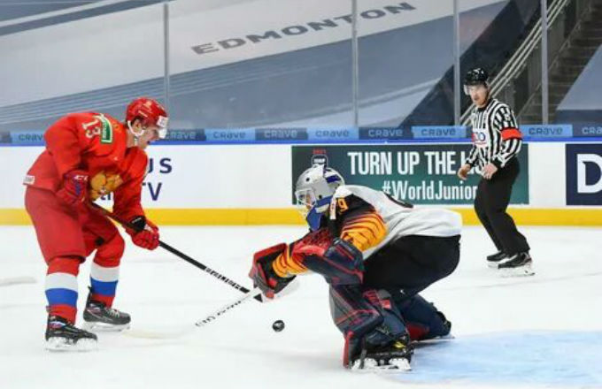 Канада громит Россию со счетом 5:0 в полуфинале МЧМ по хоккею
